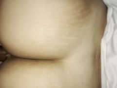 Safada de quatro dando pro namorado no pelo