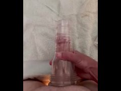 acariciandolo con mi fleshlight hasta completarlo