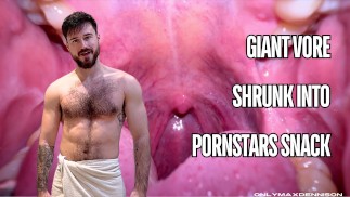 Riesige Vore zu Pornostars Snack geschrumpft