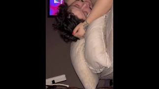 Ем свою жену-толстушку с кляпом во рту, как будто это моя последняя еда