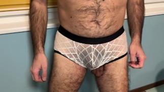 Earl демонстрирует свои последние эротические трусы
