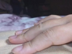 【字幕付き】寝起きに乳首オナニーして肥大化した黒乳首を引っ張りながらイクゥ～ッ！！！！ - Screenshot 2 of 16 - 乳首 イキ