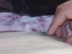 【字幕付き】寝起きに乳首オナニーして肥大化した黒乳首を引っ張りながらイクゥ～ッ！！！！ - Screenshot 3 of 16 - 乳首 オナニー