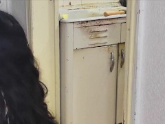 Le Pedí Unas Pinzas A Mi VECINA Pero No me RESISTI A SU DIMINUTO VESTIDO