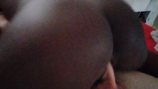 Ebony pelle si sveglia arrapata... è ora di scopare!!