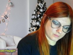 Subscribe now for free JOI and exclusive content! Plus, you’ll love my plump, kissable lips!