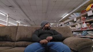 Thick Black爸爸在公共商店抽搐