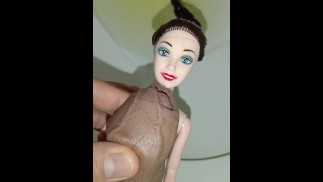 莱利，我女朋友顺从的朋友，吸吮我的鸡巴，我在她身上撒尿，恋物癖娃娃，坚硬，顺从