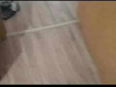 Coroa rabuda faz seu primeiro anal.