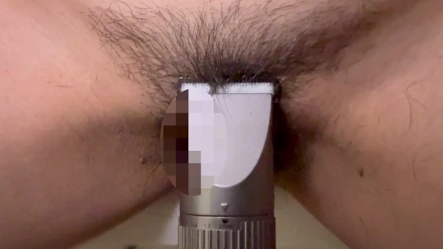 妻の陰毛処理を手伝う 剛毛 熟女 剃毛