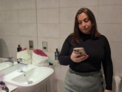 Sharing a bed with seductive mature milf stepmom - Screenshot 2 of 16 - Amateur Milf