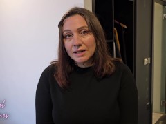 Sharing a bed with seductive mature milf stepmom - Screenshot 3 of 16 - Homemade