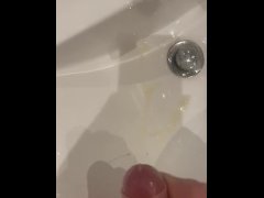 Cumshot into restaurant sink 💦