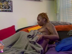 Morning Masturbation - Screenshot 2 of 16 - Girl Masturbating