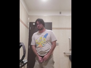 Hey does this Cock look Big to You?