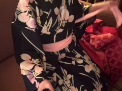 【素人】京都一泊旅行で浴衣で一人エッチしちゃいました…個人撮影/オナニー/パイパン/浴衣 - Screenshot 6 of 16 - Girl Masturbating