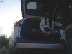 HA72Saleswoman stuffs vibrator in anal and masturbates while waiting for her clients in the car!