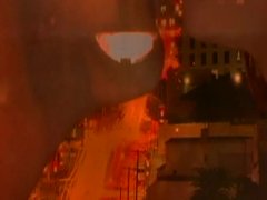 Sesso a tre per Brittany e Cynthia che soccombono alle inibizioni