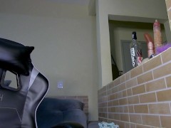 Moreninha gostosa e rabuda dançando funk