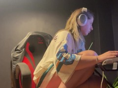 Farting while playing dress to impress in thongs . Full clip on my of page