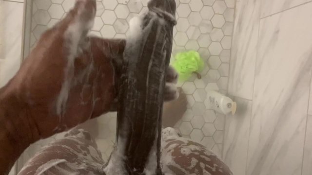 Talk dirty in the comments while I stroke my 12 inch bbc ! Let’s cum together