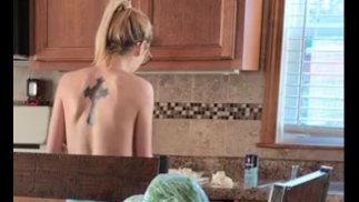 Готовим топлесс дразнящий фильм: POV Запасная спальня