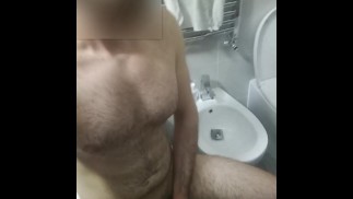 I masturbate in the bathroom, do you like my cock?