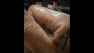 精液覆盖的鸡巴需要清洁
