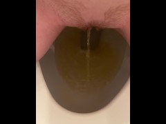 Amateur teen pissing before bed