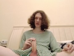 Trans-girl Stesha masturbation clitor