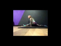 Tattoo model Anuskatzz gym routine 2024 compilation sport bodybuilding fit girl fitnessstudio splits