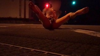 Crossroad naked exposure masturbation.Full view.交差点全裸露出オナニー 丸見え