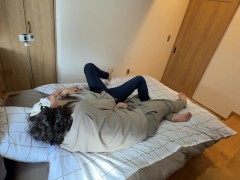 不倫妻を電マとチンポで連続アクメさせたらすごく気持ちよさそうだった - Screenshot 10 of 16 - 中出し