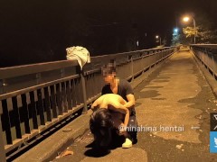 【野外露出】車がびゅんびゅん通るから夜でも恥ずかしい💦　でも野外で全裸は気持ちいい♪ - Screenshot 15 of 16 - 素人