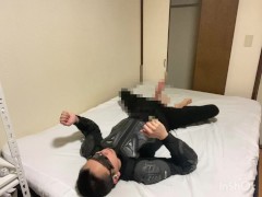 影に突き上げ騎乗位