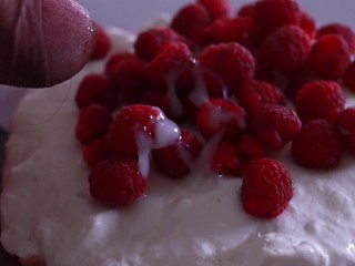 Делаю вирусный чизкейк, добавляя свой особый крем