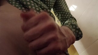 Trans-girl Stesha masturbates her small clit in the toilet