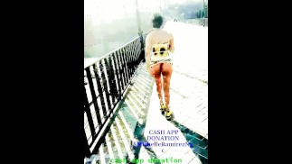 ХОДЬБА NAKED ПО ОБЩЕСТВЕННОМУ МОСТУ СНАРУЖИ