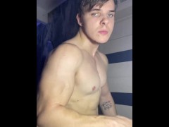 Solo Young fitness men after Cardio / после кардио вздрочнул свое тельце пробежкой