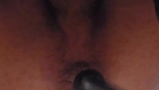 первый раз 4-дюймовые анальные бусины соло мужчина