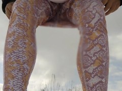 久しぶりの野外放尿💦お尻とおまんこ冷たかった😂 - Screenshot 6 of 16 - おしっこ 我慢 限界