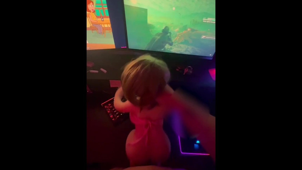 she loves helldivers 2