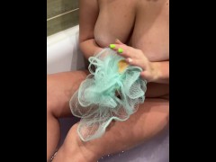 Lathering up and masturbating in the bathroom - Screenshot 2 of 16 - Solo Girl