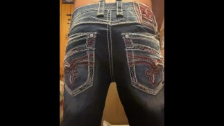 POV toilet piss + farts in jeans