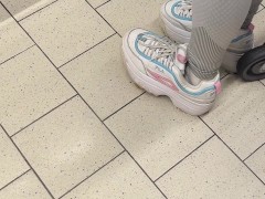 Stomping! - Screenshot 3 of 16 - Foot Feet