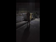 野外全裸露出で・・・💛 - Screenshot 1 of 16 - 素人