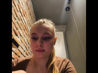 Жесткий поезд с девушкой с большой задницей