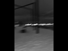 Дрочка в общественном парке, на виду у всех - Screenshot 6 of 16 - Public