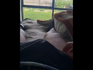 Индийский подросток играет с симпатичным членом