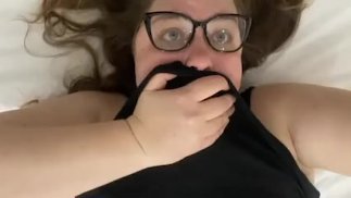 Я снимаю себя на видео, пока случайный арабский парень из Tinder трахает меня в жопу